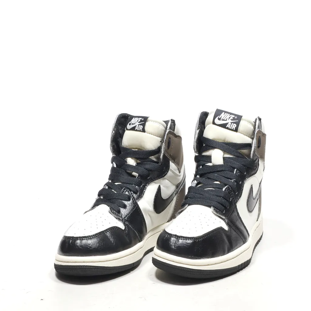Air Jordan 1 Retro High-Top Sneakers Leather White Color For Women
