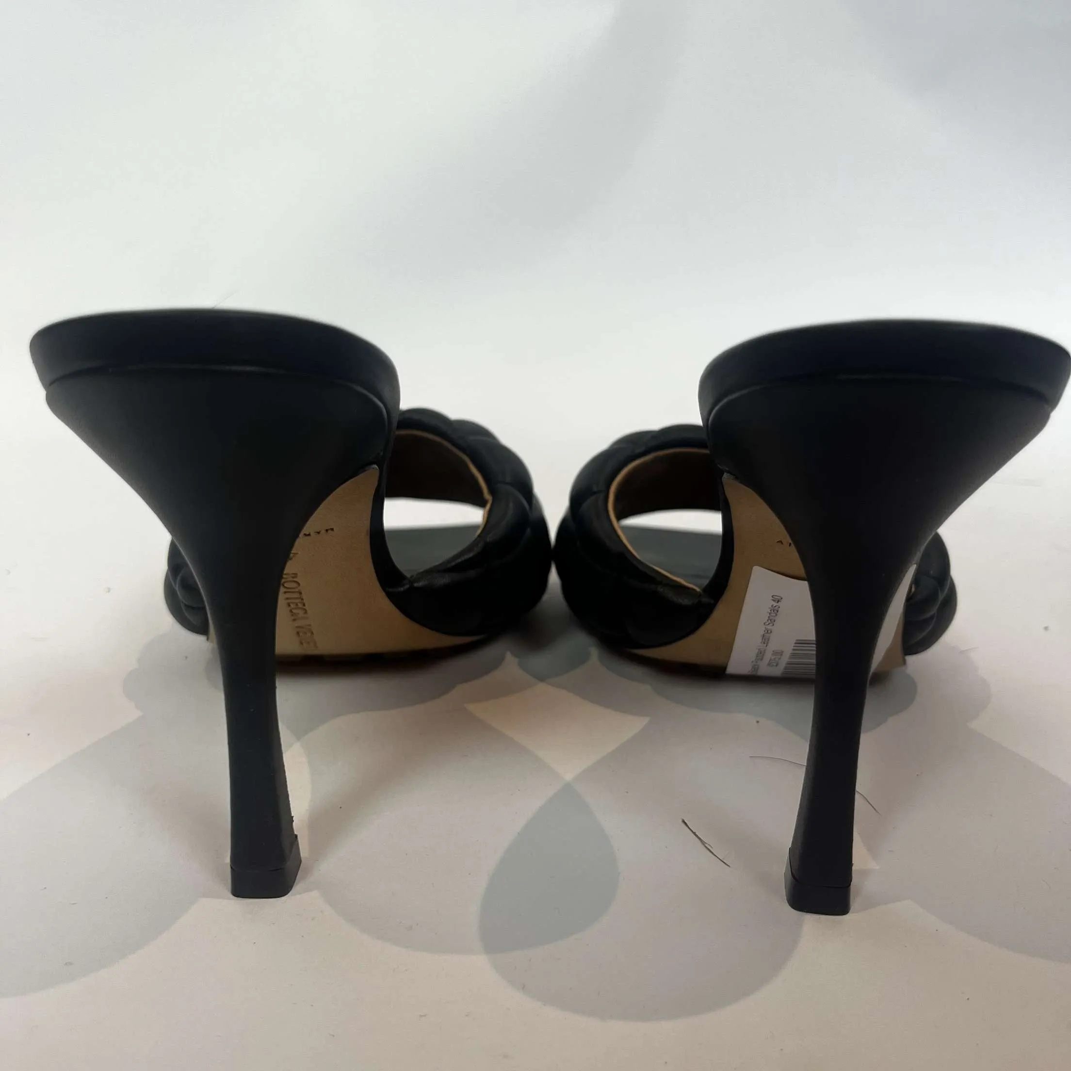 Bottega Veneta £790 Black Padded Leather Sandals 40