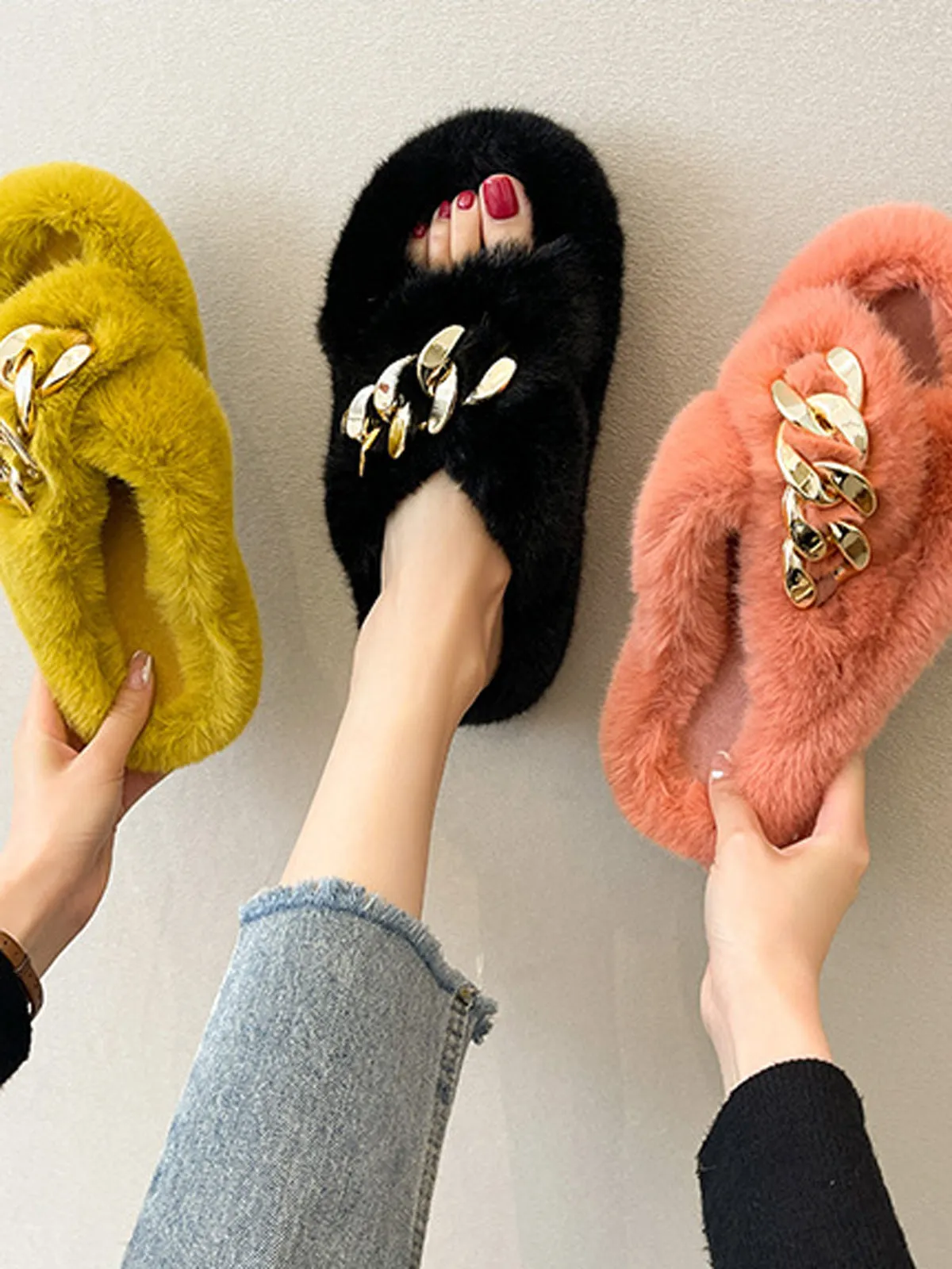 Chain Link Fuzzy Slippers - Orange