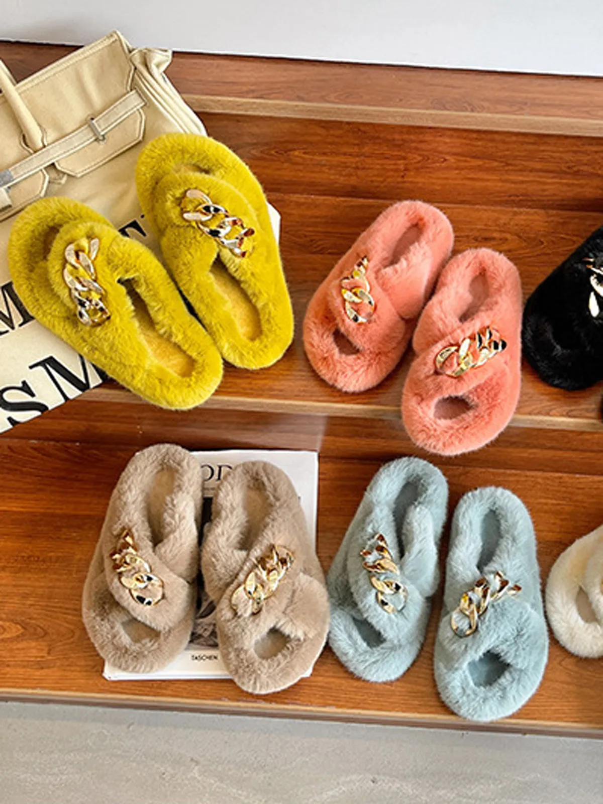 Chain Link Fuzzy Slippers - Orange
