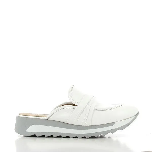 Igualados 2453 White Mules